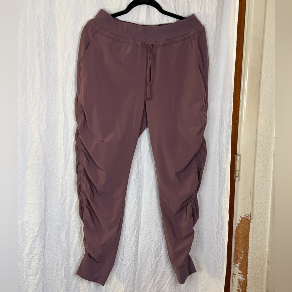 Athleta Women’s Attitude PantJoggers Sz 8